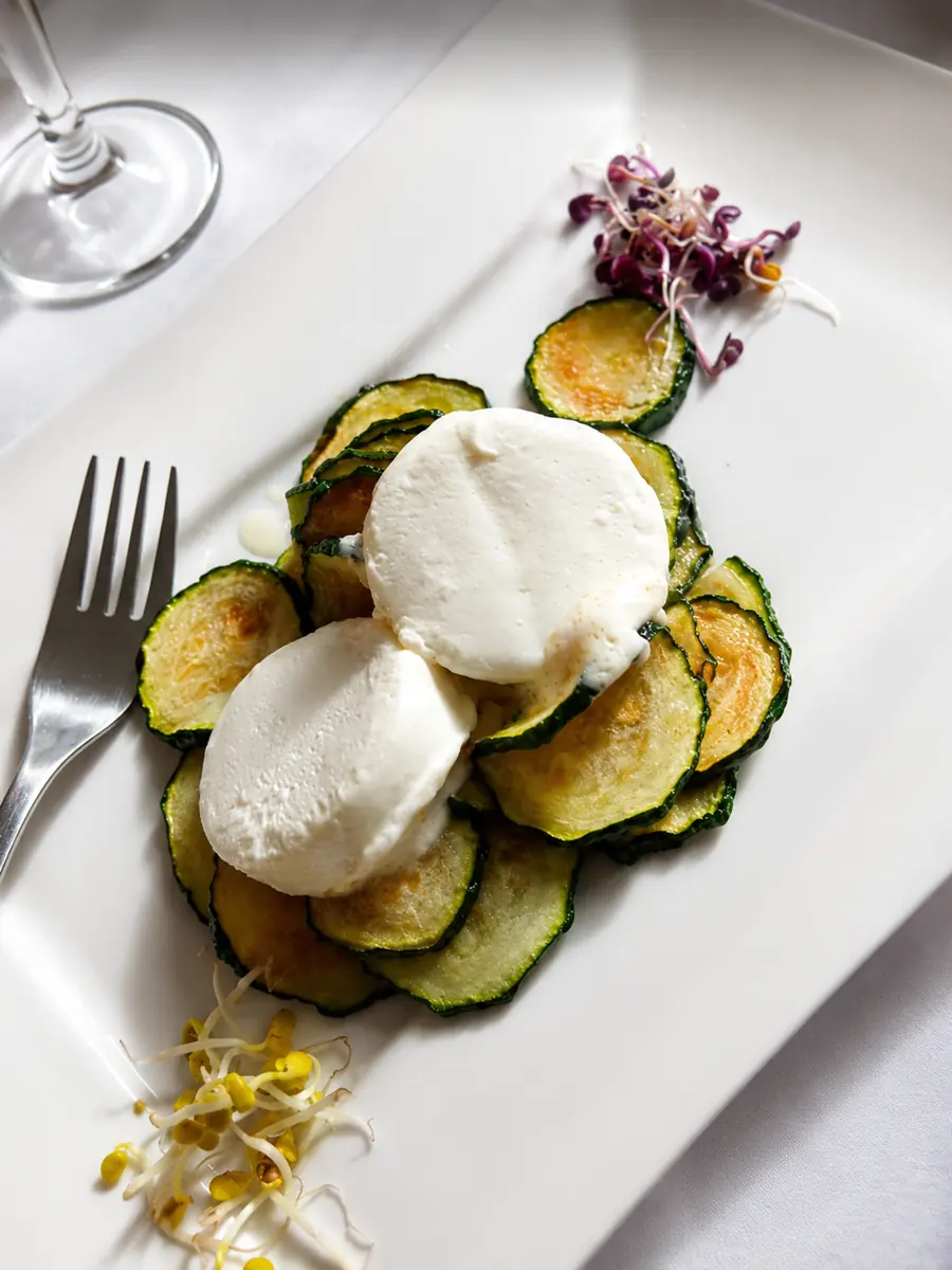 Ziegenkäse mit Zucchini